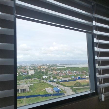 One Manchester Place Condo Lapu-Lapu City Exteriér fotografie